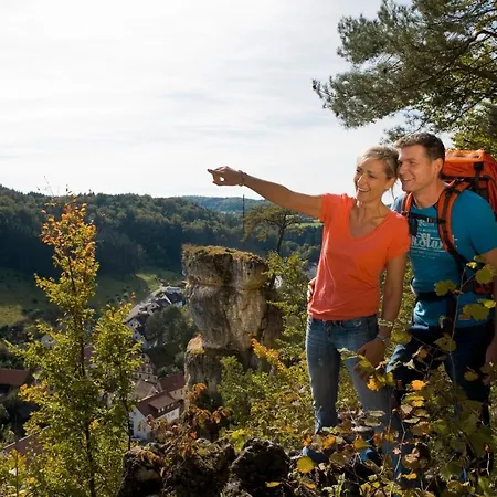 Ξενοδοχείο Sternwirt - Wellnesshotel Zwischen Nuernberg Und Amberg